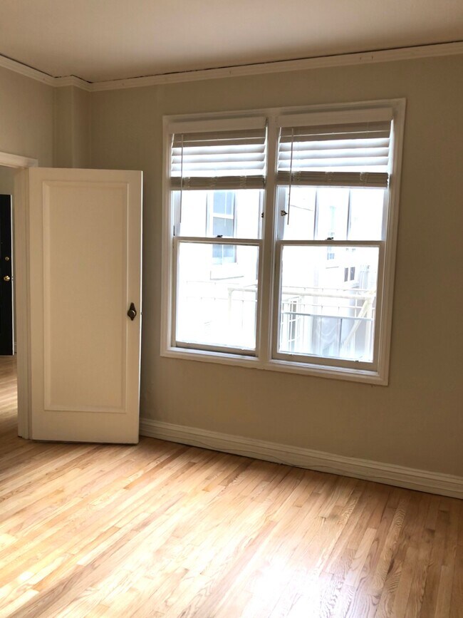 Building Photo - 2340 Pacific Ave