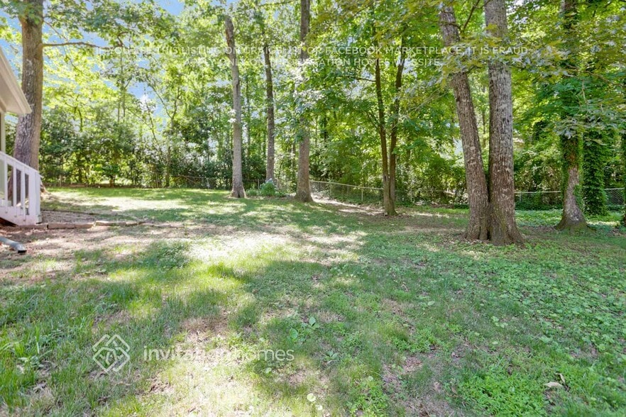 Building Photo - 5421 S Lake Dr