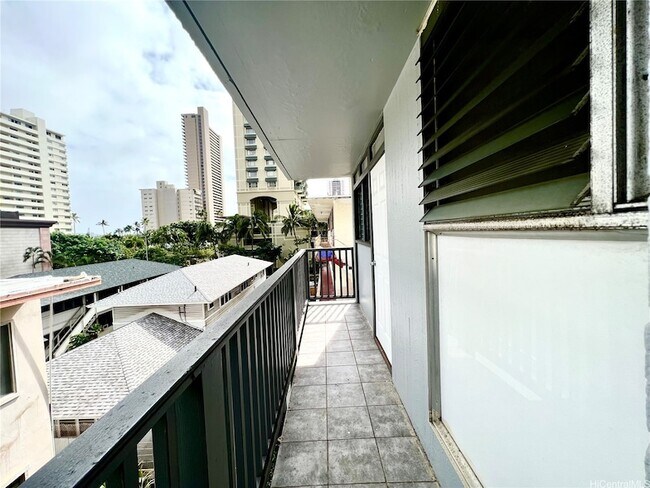 Building Photo - 417 Namahana St
