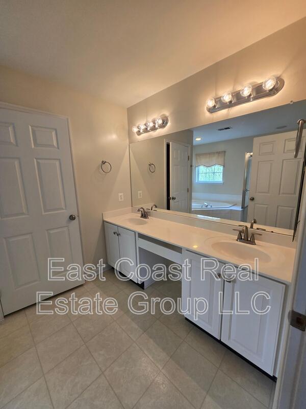 Building Photo - 5131 Charlington Ct