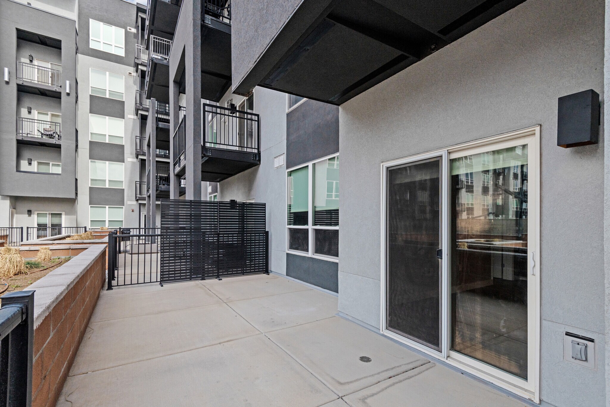 Building Photo - 350 S 200 E