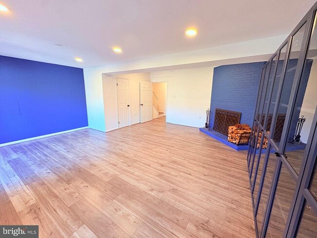 Building Photo - 12010 Glen Alden Rd