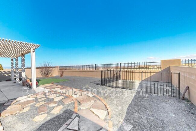 Building Photo - 6405 Kings Cyn Cv NE