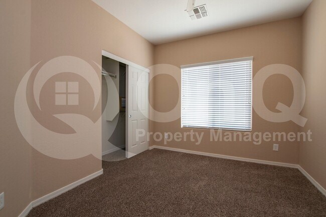 Building Photo - 4749 S Antonio