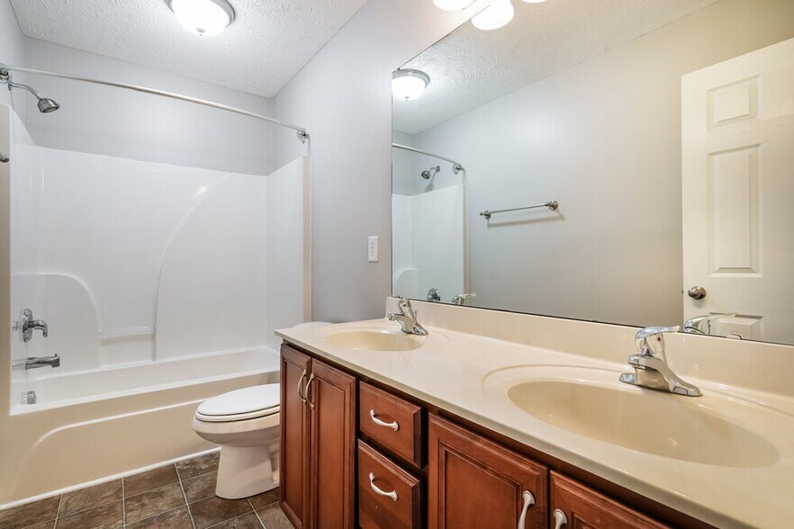 Building Photo - 1428 Sprucedale Dr