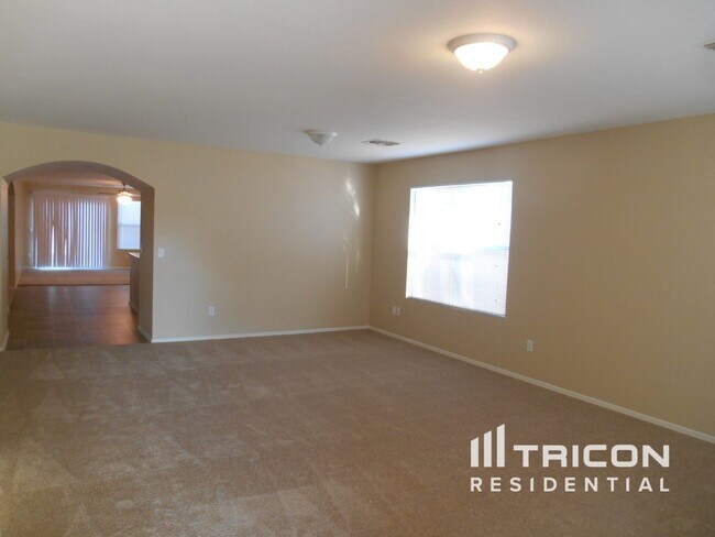 Building Photo - 106 S Valle Verde