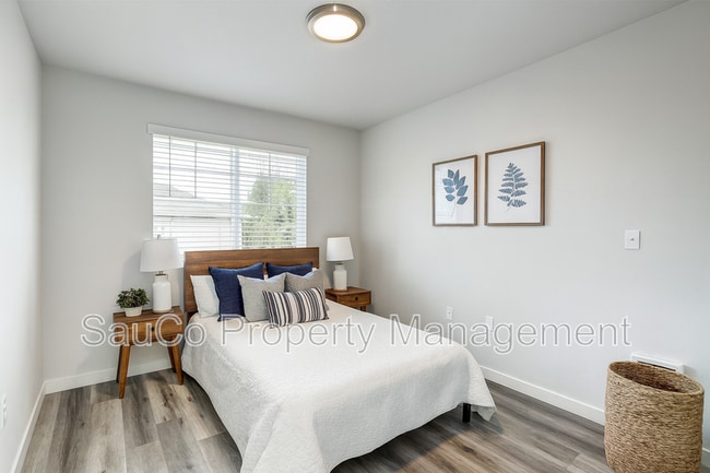 Building Photo - 2564 Hawthorne St