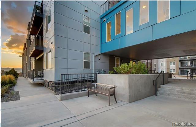 Building Photo - 460 E Fremont Pl