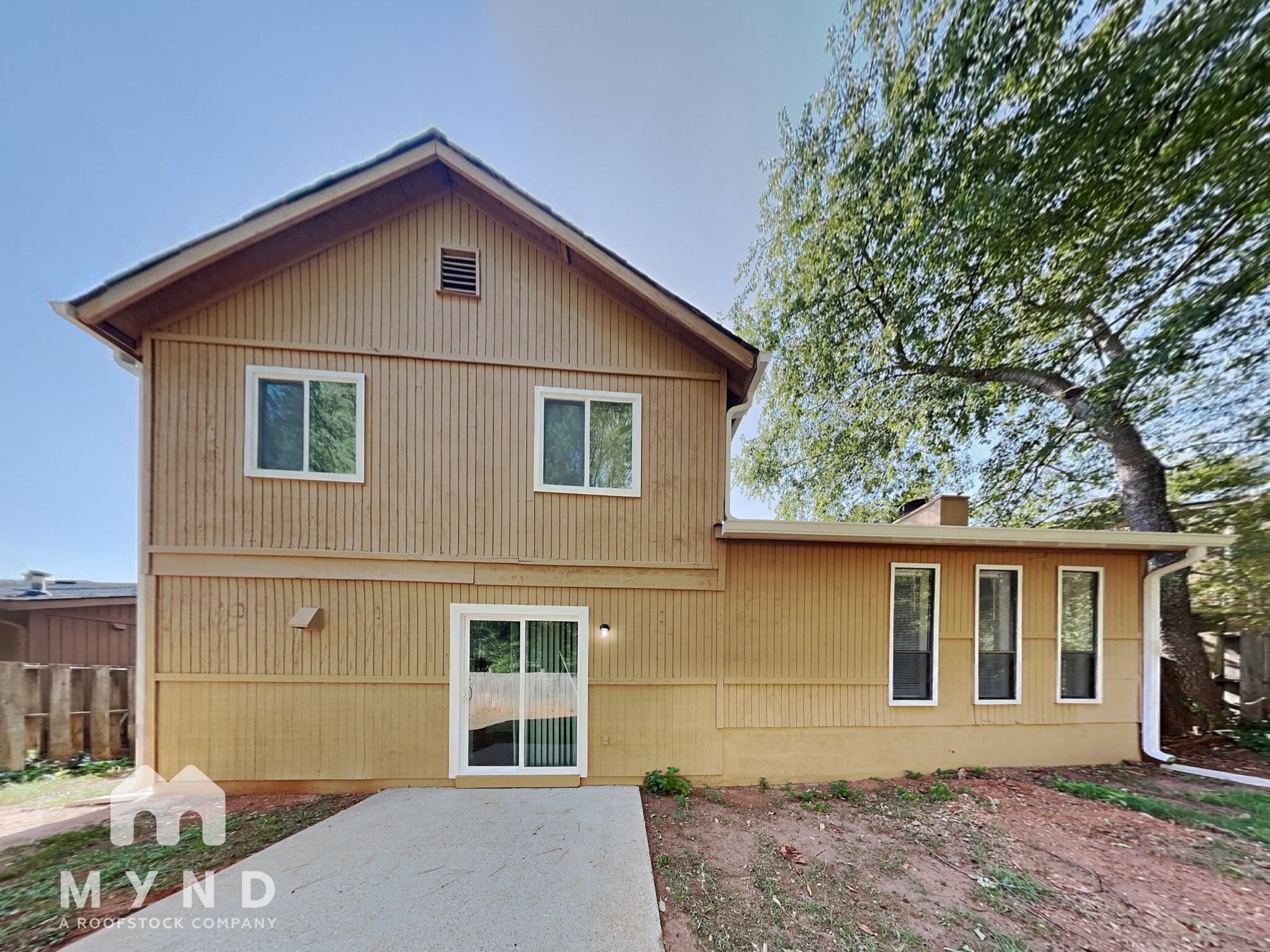 Building Photo - 947 Mainstreet Lake Dr