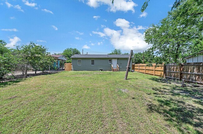 Building Photo - Newly remodeled 4BD 2BA home in Waco