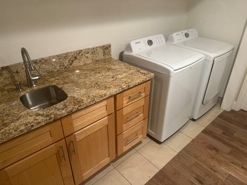 Building Photo - 648 Arrowhead Dr