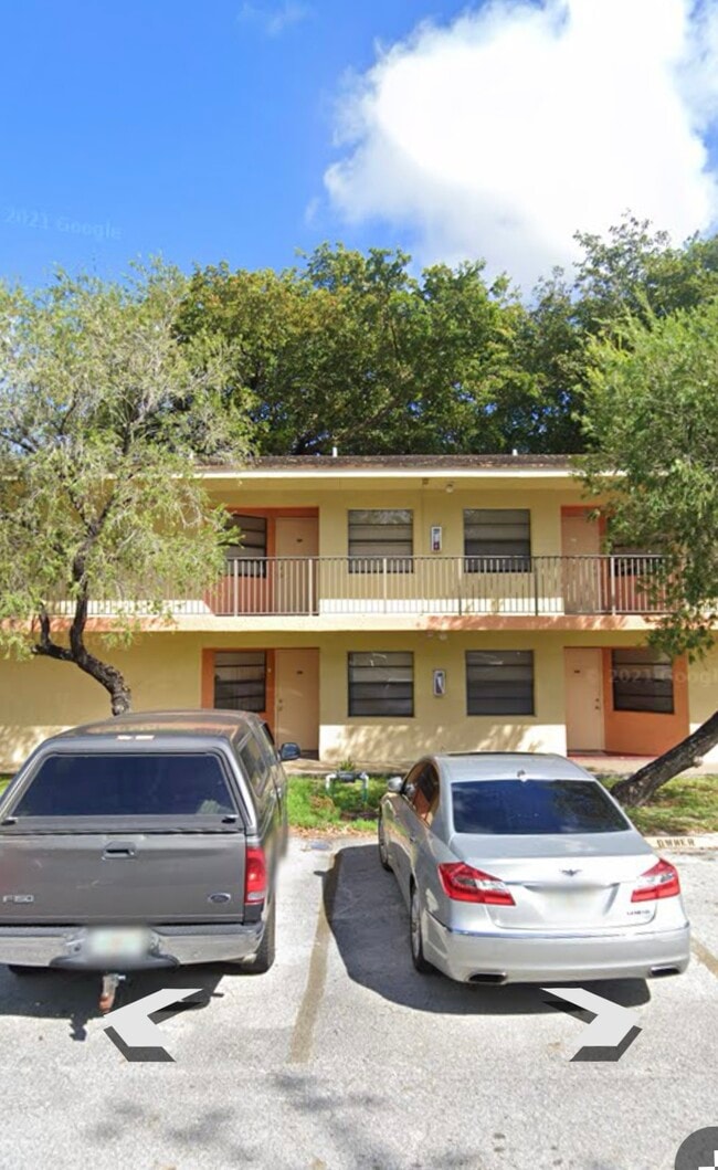 Building Photo - 4207 Lakeside Dr