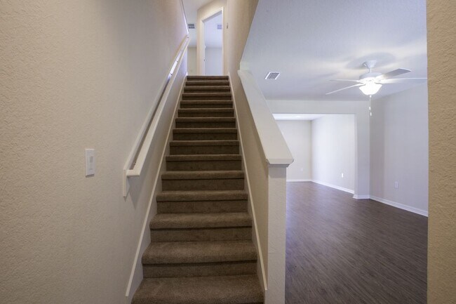 Building Photo - 1012 Dossey Oaks Lane Lakeland FL 33811