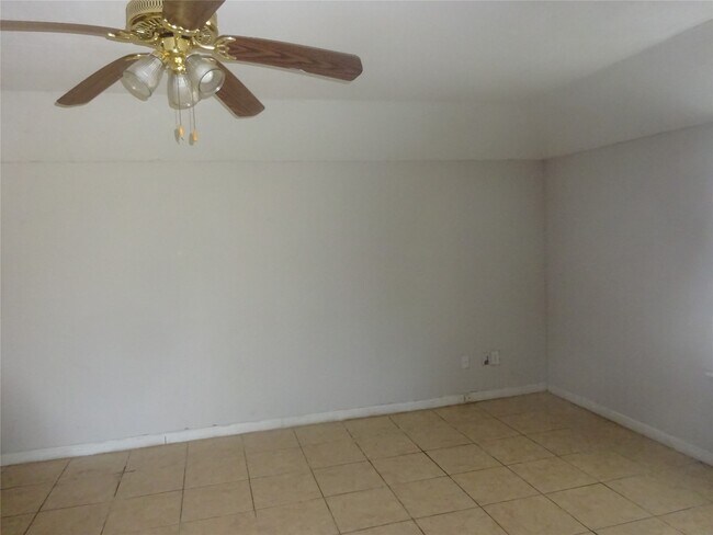 Building Photo - 7350 Santa Fe Dr