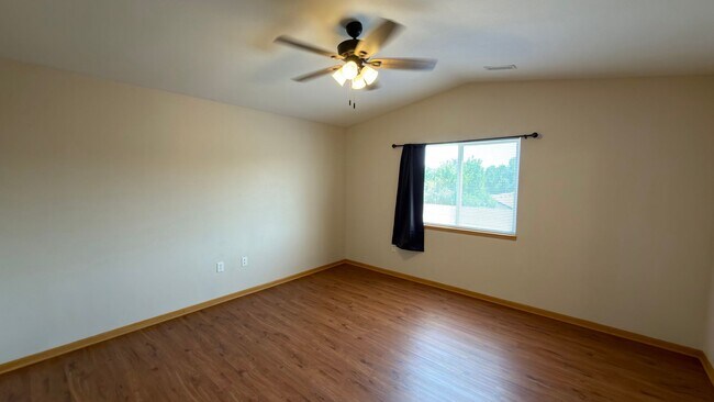 Building Photo - Great Townhome in Fort Collins