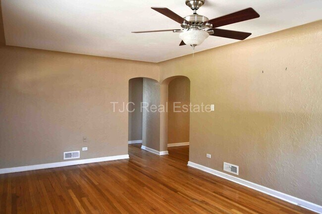 Building Photo - Central Park Home For Rent!