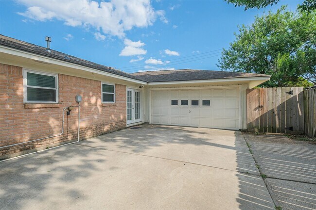 Building Photo - 12919 Westella Dr
