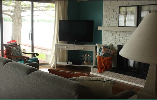 Building Photo - Winter Getaway at Lake Wawasee - 3 Br Ranc...