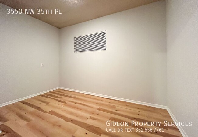 Building Photo - Spacious 4/3 with Flex Room in Shadowlawn ...