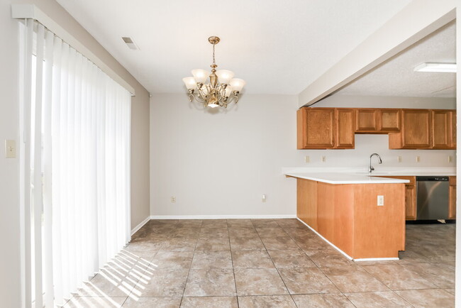 Building Photo - 7115 Sun Ct