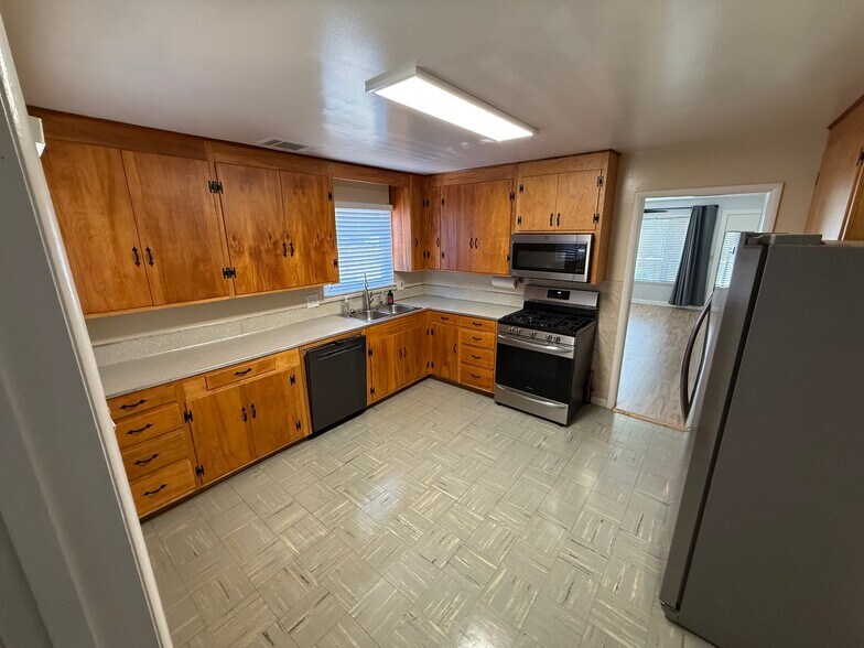 Building Photo - 1412 Carrie St