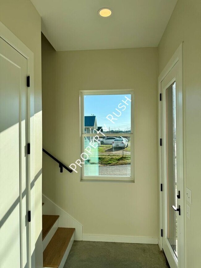 Building Photo - 1865 Zeta Way