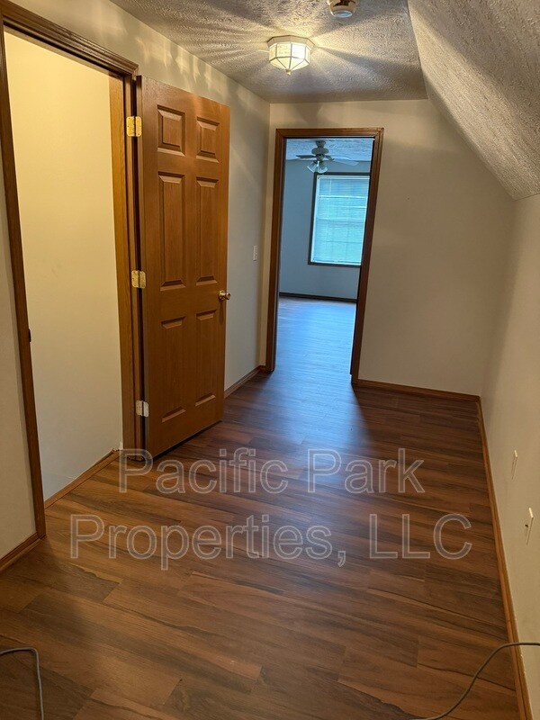 Building Photo - 1010 W 30th St