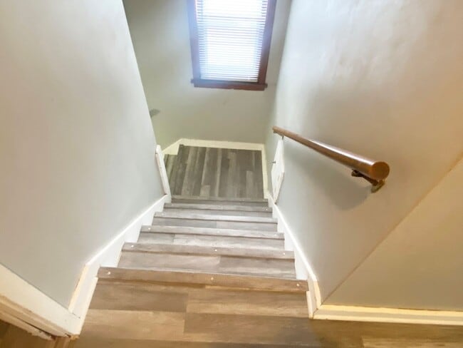 Building Photo - 1704 Merrill Ave