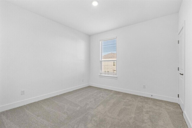 Building Photo - 1955 Settlers Glen Dr