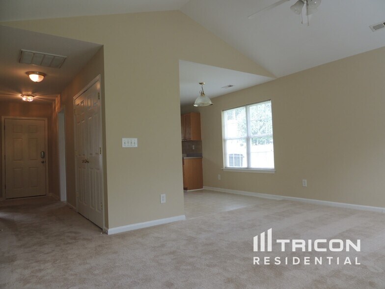 Building Photo - 5609 Stone Bluff Ct