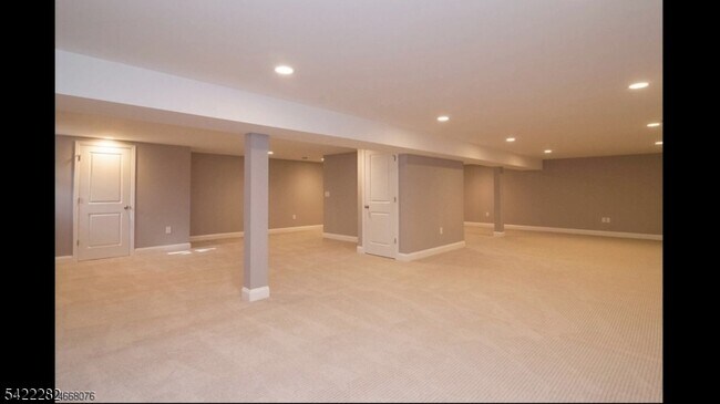 Building Photo - 227 E McClellan Ave