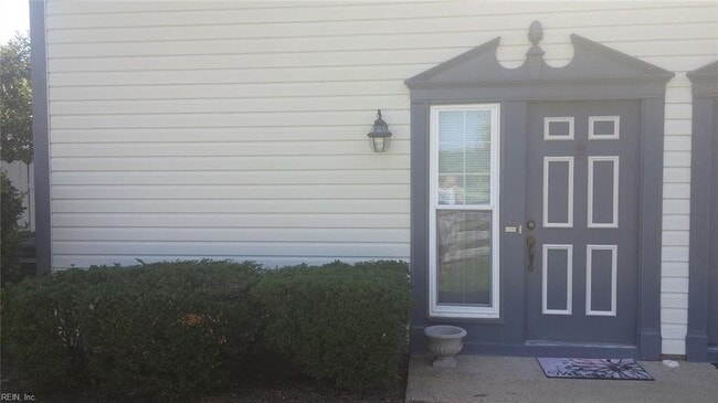Building Photo - 208 Henwick Ct