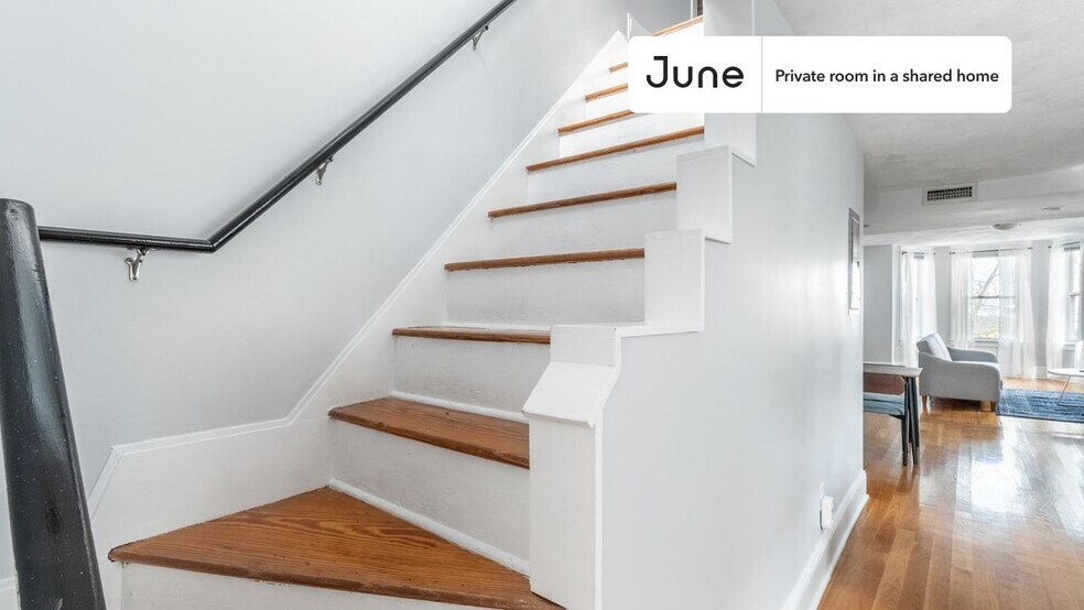 Building Photo - Room in Shared 4 bed/1.5 bath home in Somerville