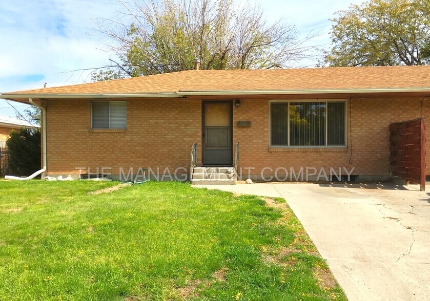 Primary Photo - 230 Richardson Dr