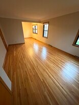 Building Photo - 3016 W 44th St