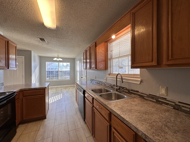 Building Photo - 4203 Savannah Cir