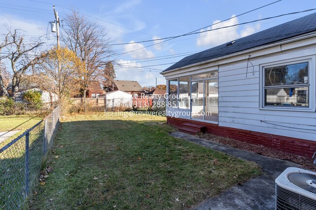 Building Photo - 18010 Sorrento Ave