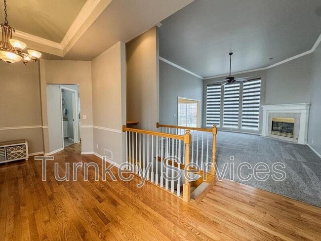 Building Photo - 717 Villa Plaza