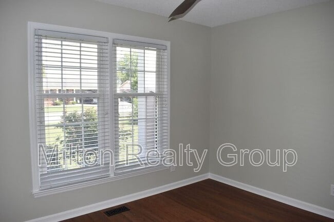 Building Photo - 1505 Fairview St