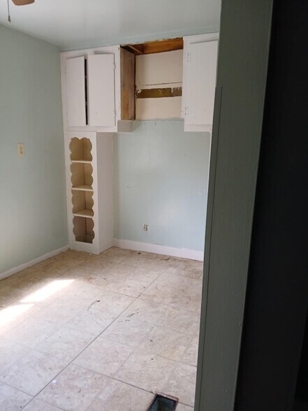 Building Photo - 1625 3rd Ave