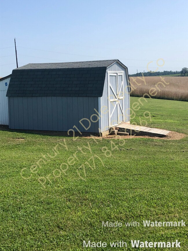 Building Photo - 3 BR 2 Bath home in Red Lion School District