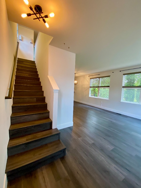 Building Photo - 200 Whispering Pine Pl