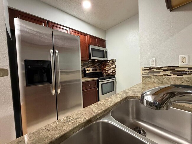 Building Photo - 8643 Mallard Reserve Dr