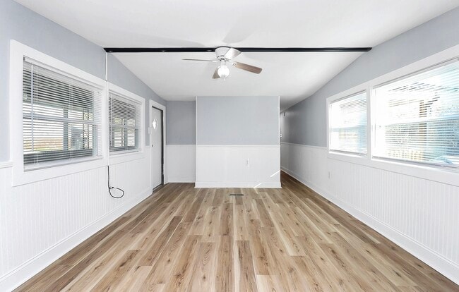 Building Photo - 146 Swink St SW
