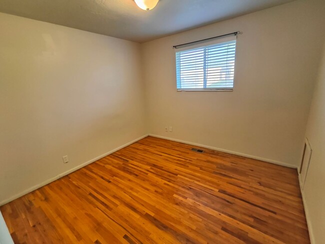Building Photo - 784-794 S 450 W