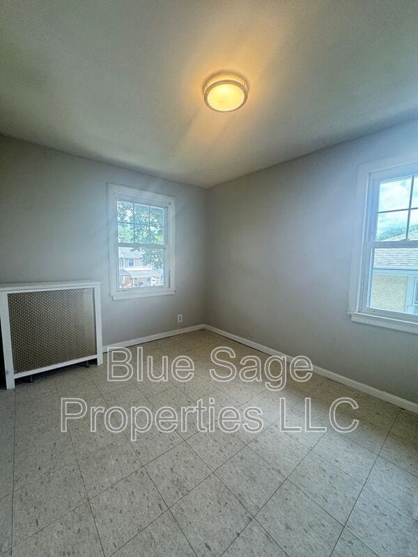 Building Photo - 3207 Albemarle Ave