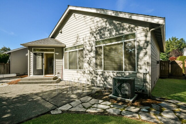 Building Photo - 445 243rd Pl SE