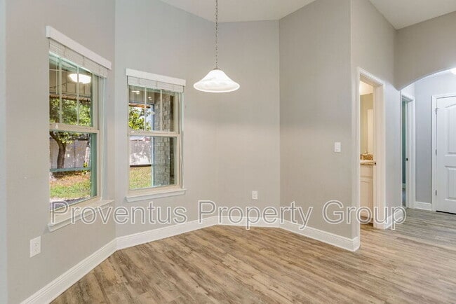 Building Photo - 3111 Hickory St