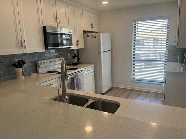 Building Photo - 840 Bird Bay Way