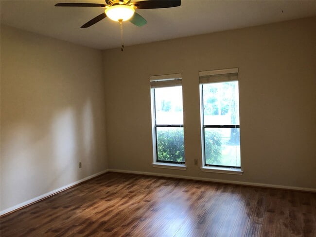 Building Photo - 2434 Hodges Bend Cir